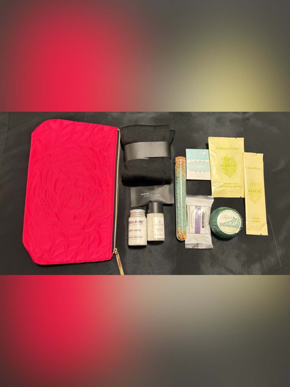 Crabtree & Evelyn Quilted Pink Rose Travel Pouch with Gold Zipper